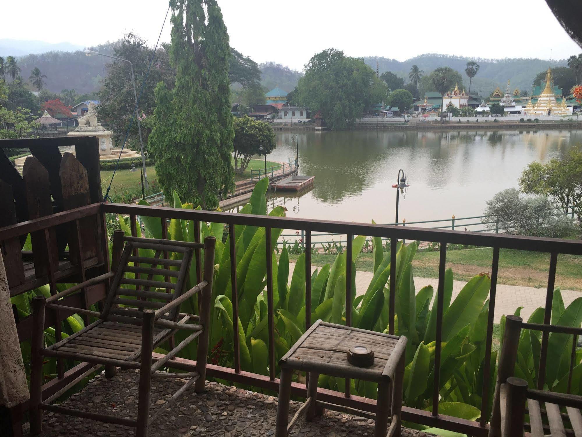 The Likeview Guesthouse Mae Hong Son Exteriör bild